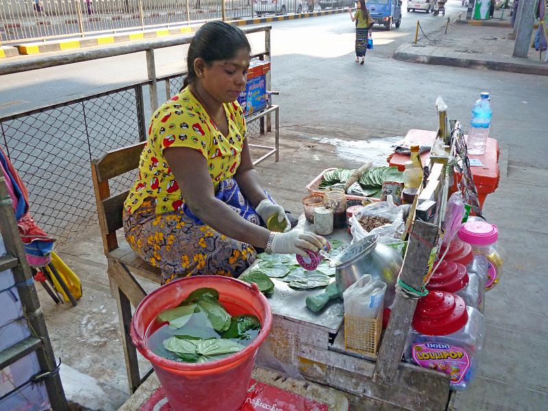 Burma III-007-Seib-2014.jpg - Khat seller (Photo by Roland Seib)